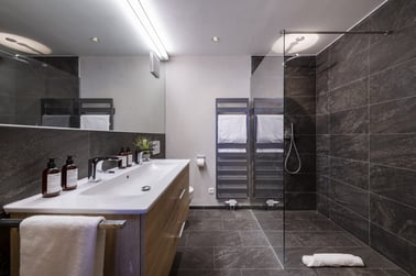 Chalet Bluebird - Bathrooms