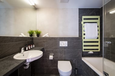 Chalet Bluebird - Bathrooms