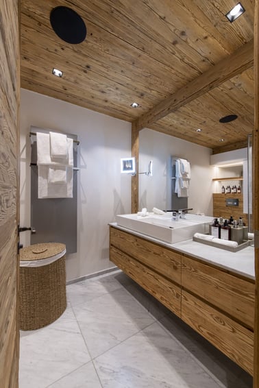 Chalet Elbrus - Bathrooms