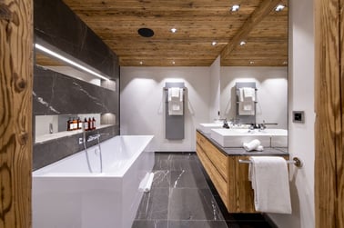 Chalet Elbrus - Bathrooms