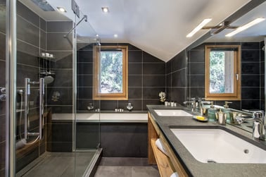 Chalet Genepi - Bathrooms