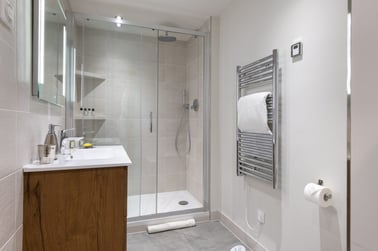 Chalet Genepi - Bathrooms