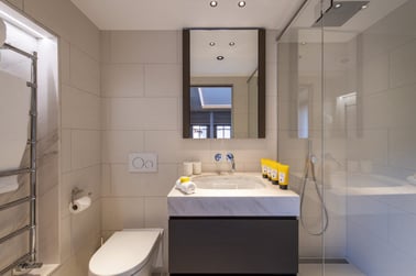 Chalet La Loze - Bathrooms