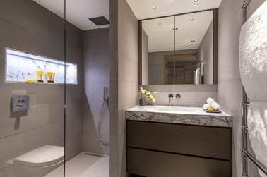 Chalet La Loze - Bathrooms