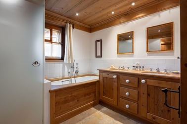 Chalet Lalapanzi - Bathrooms