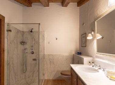 Chalet Lalapanzi - Bathrooms