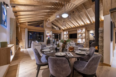 Chalet Ranch - Dining Area