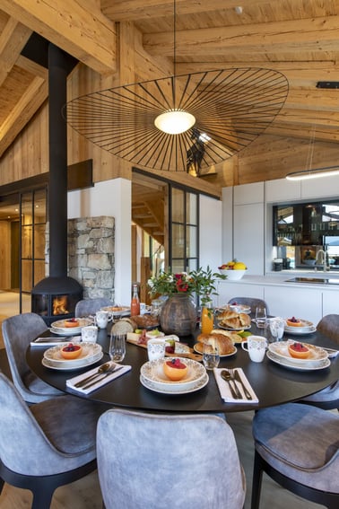 Chalet Ranch - Dining Area