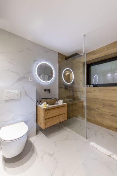 Chalet Ranch - Bathrooms