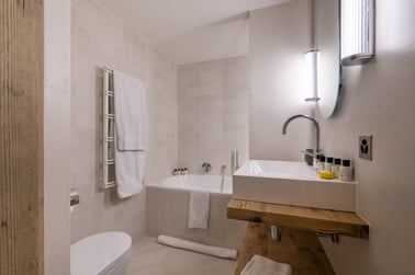 Chalet Scandinavia - Bathrooms