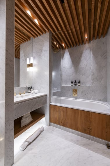 Etoile du Nord – East Wing - Bathrooms