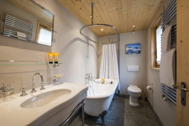 Fleur de Lin - Bathrooms