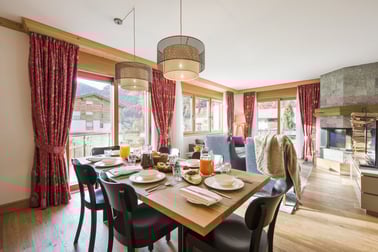 Schwarzee - Dining Area