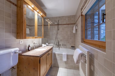 Ivouette 011 - Bathrooms