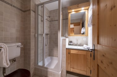 Ivouette 011 - Bathrooms