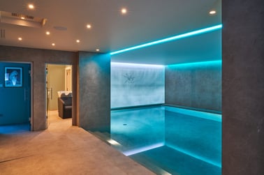 Lord of Snow - Swimming Pool