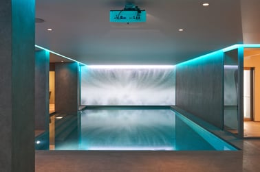 Lord of Snow - Swimming Pool