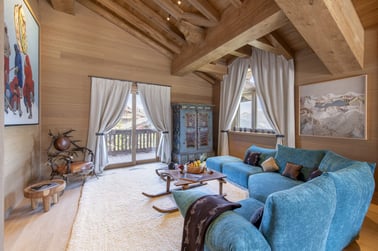 Lord of Snow - Living Area