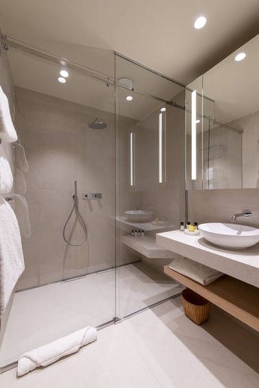 Lord of Snow - Bathrooms