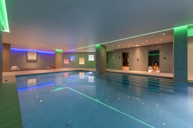 Lord of Snow - Swimming Pool