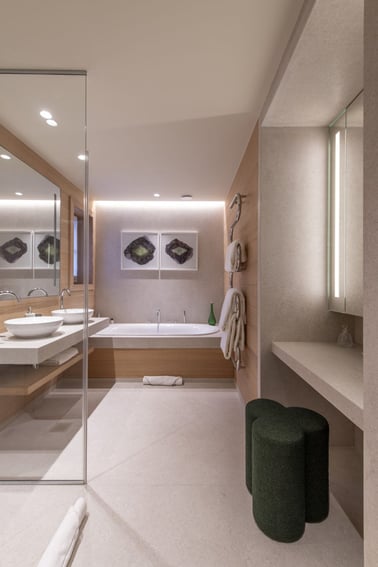 Lord of Snow - Bathrooms