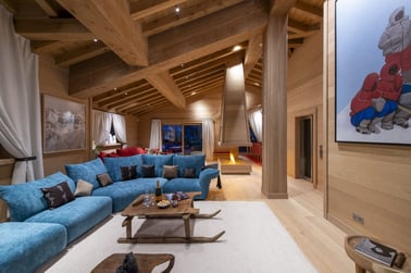 Lord of Snow - Living Area