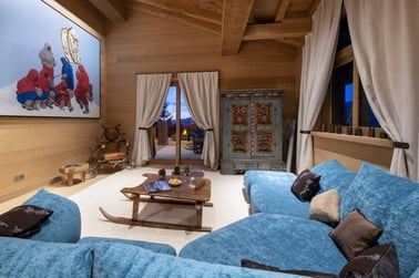 Lord of Snow - Living Area