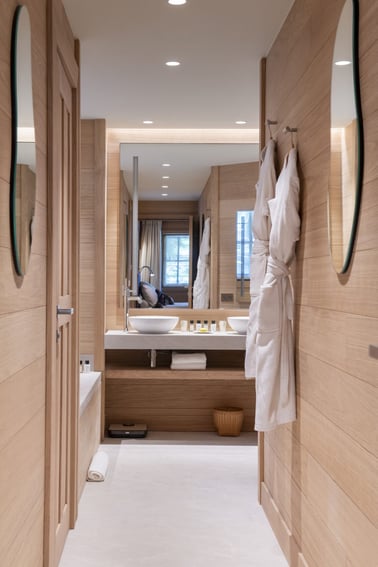 Lord of Snow - Bathrooms