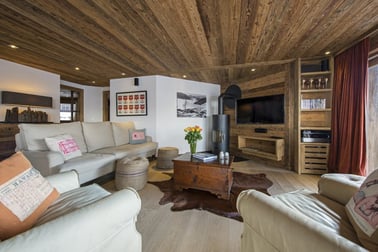 No. 5, Apartment 4 - Living Area