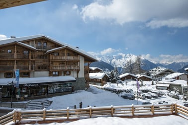 No. 5, Apartment 4 - Views