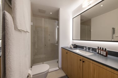 Tire Bouchon - Bathrooms