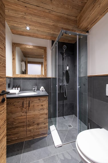 Victoria 111 - Bathrooms