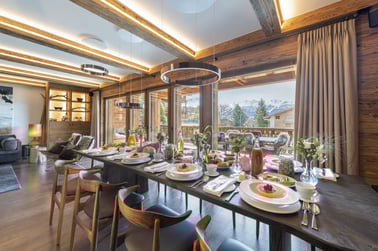 Victoria 111 - Dining Area