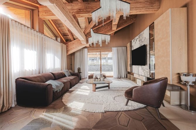 Chalet Eylia - Entertainment Area/TV room