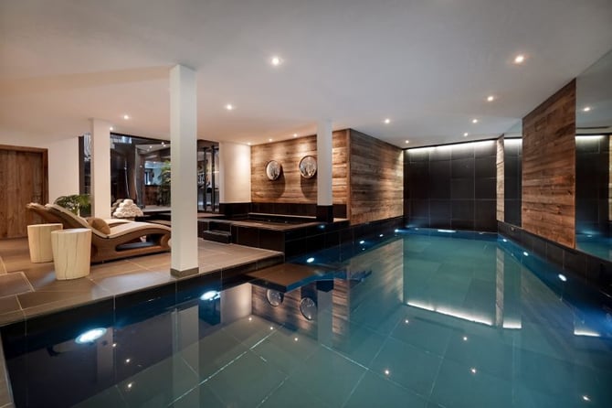 The Lodge - Swimming Pool